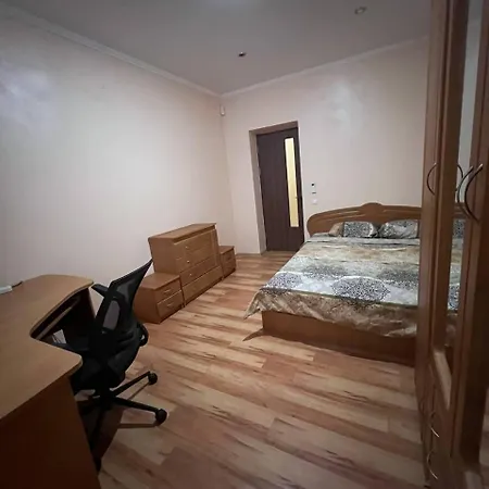 Apartamento поруч з жд вокзалом 5 спальних місць