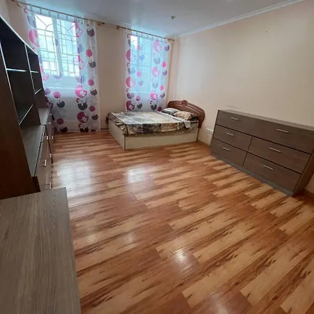 Apartamento поруч з жд вокзалом 5 спальних місць