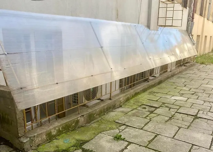 поруч з жд вокзалом 5 спальних місць